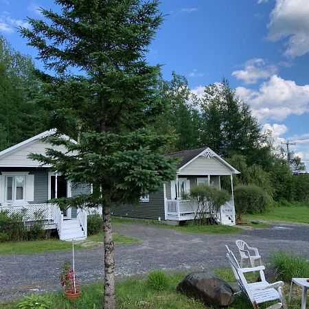 Motel & Chalets --Shefford-Waterloo- Habitation Forest Extérieur photo