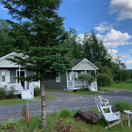 Motel & Chalets --Shefford-Waterloo- Habitation Forest Extérieur photo