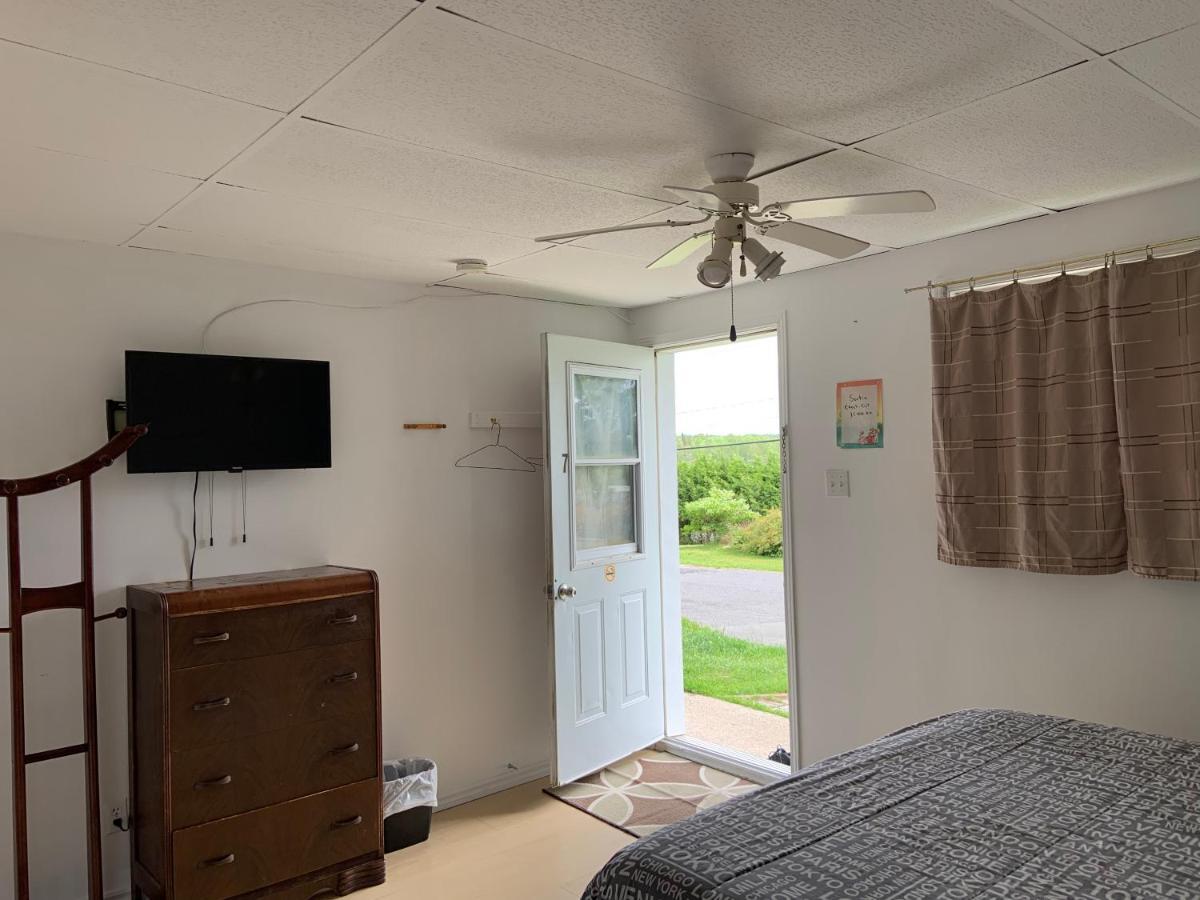Motel & Chalets --Shefford-Waterloo- Habitation Forest Extérieur photo