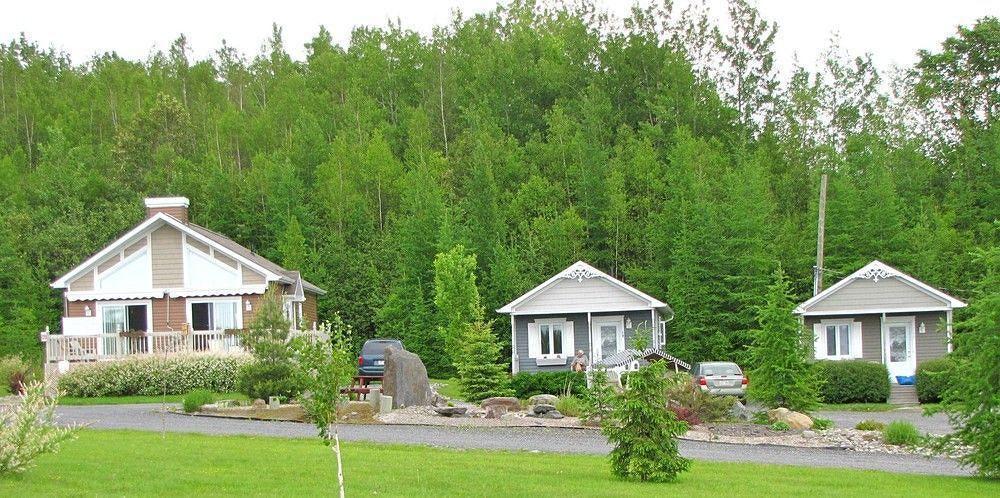 Motel & Chalets --Shefford-Waterloo- Habitation Forest Extérieur photo
