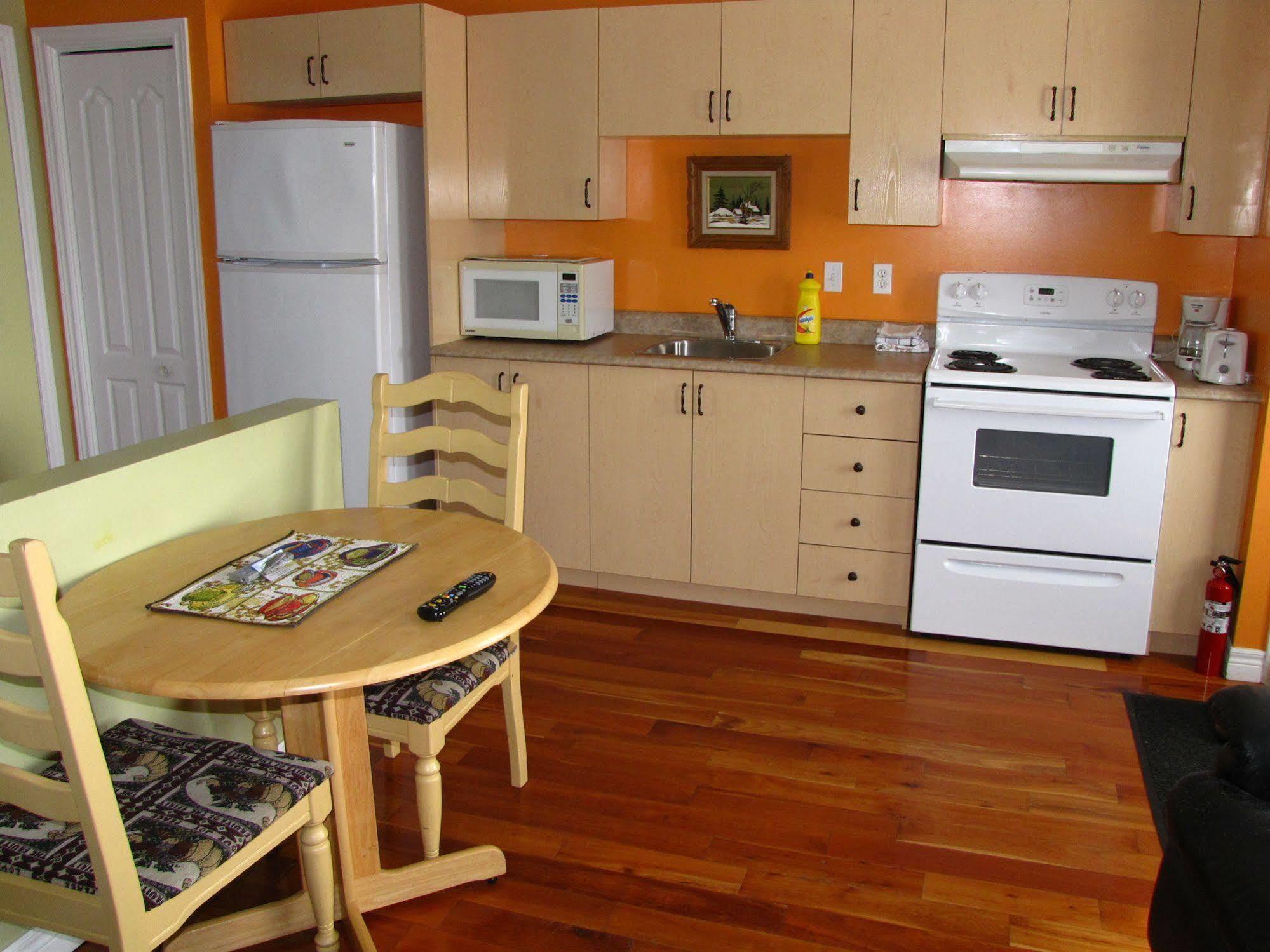 Motel & Chalets --Shefford-Waterloo- Habitation Forest Extérieur photo
